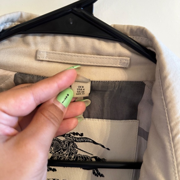Burberry Coat - Size 4 - Picture 5 of 12